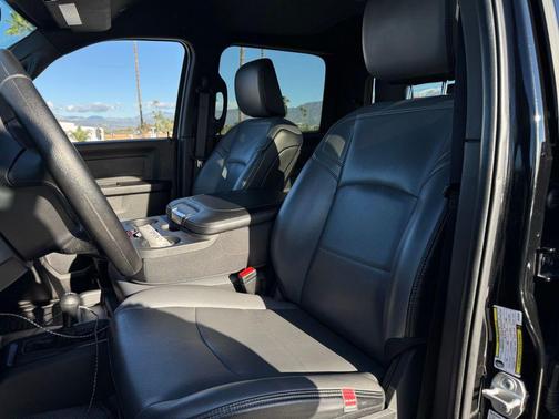 2024 RAM 3500 Tradesman Crew Cab 4x4 6'4' Box