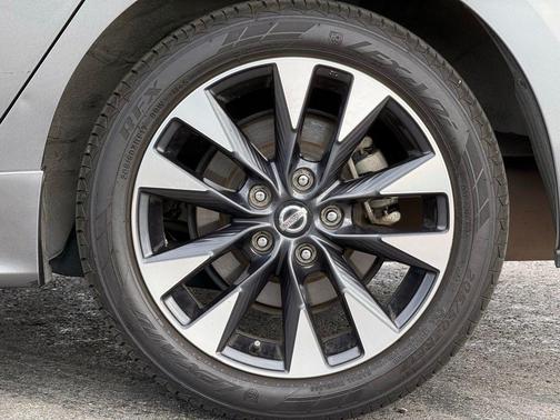 Gun Metallic 2018 Nissan Sentra SR