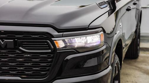 Diamond Black Crystal Pearlcoat 2026 RAM 1500 Big Horn/Lone Star