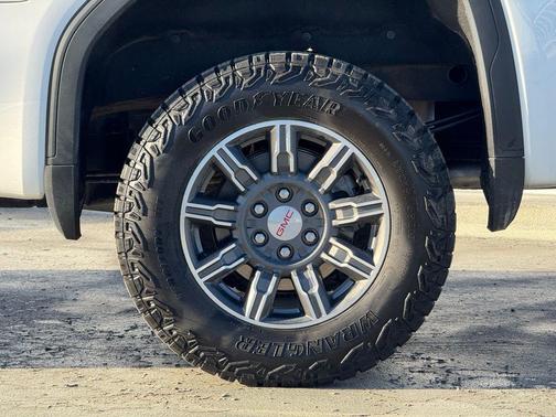 2025 GMC Sierra 1500 AT4