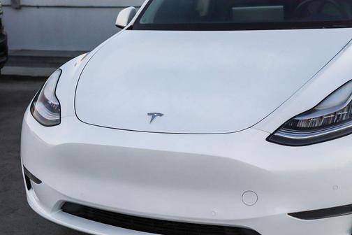 Pearl White Multi-Coat 2021 Tesla Model Y Long Range Dual Motor All-Wheel Drive
