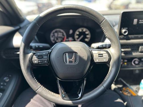 Platinum White 2024 Honda HR-V Sport