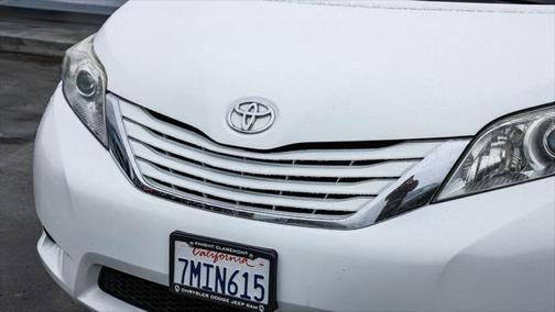 2015 Toyota Sienna LE