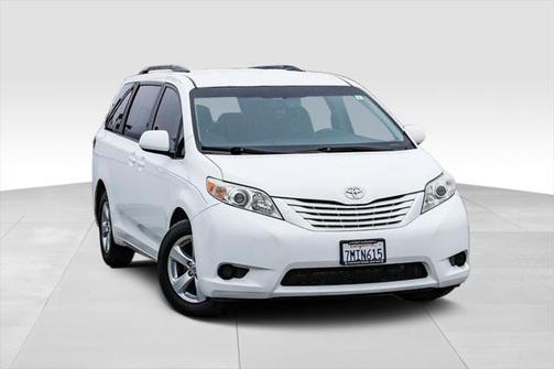 2015 Toyota Sienna LE