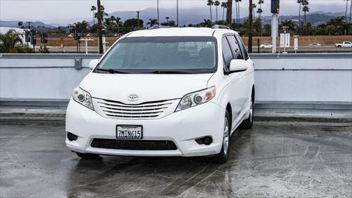 2015 Toyota Sienna LE
