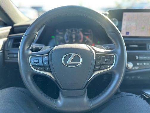 2024 Lexus ES 300h Base