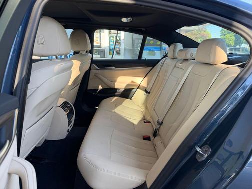 Arctic Race Blue Metallic 2023 BMW 530 i
