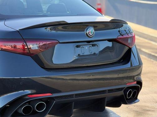 2022 Alfa Romeo Giulia Quadrifoglio