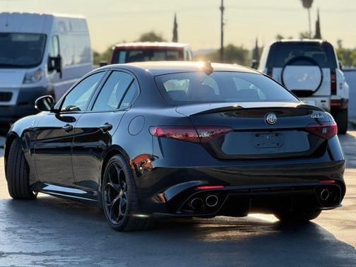 2022 Alfa Romeo Giulia Quadrifoglio