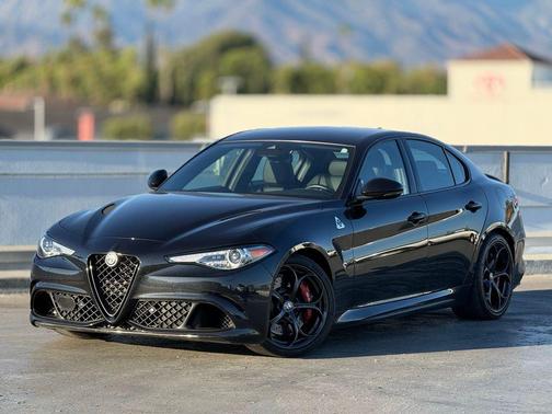2022 Alfa Romeo Giulia Quadrifoglio