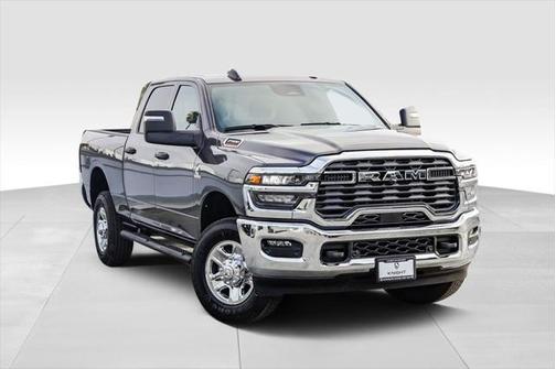 2025 RAM 2500 Tradesman Crew Cab 4x4 6'4' Box