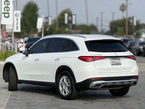 Polar White 2025 Mercedes-Benz GLC 300 4MATIC