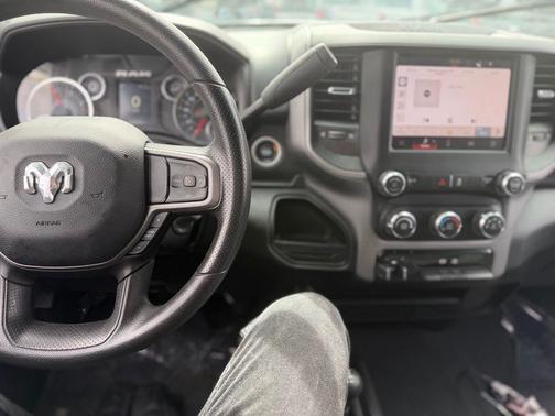 2024 RAM 3500 Tradesman Crew Cab 4x4 8' Box