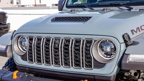 2025 Jeep Gladiator Mojave X
