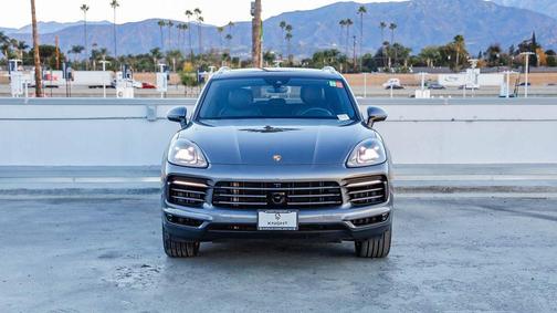 2023 Porsche Cayenne Platinum Edition