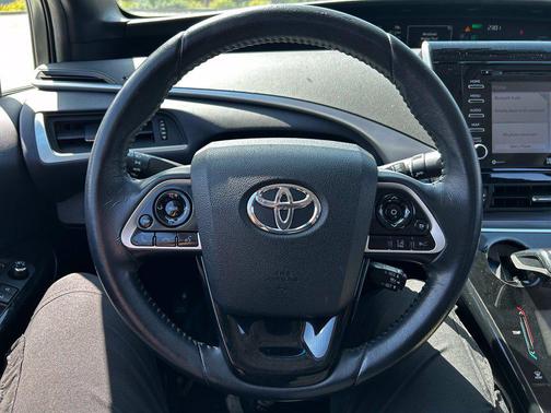 Crystal White 2018 Toyota Mirai Base