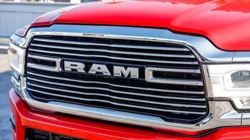2024 RAM 3500 Laramie Crew Cab 4x4 8' Box