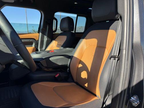 2024 Land Rover Defender 110 P400 X-Dynamic SE