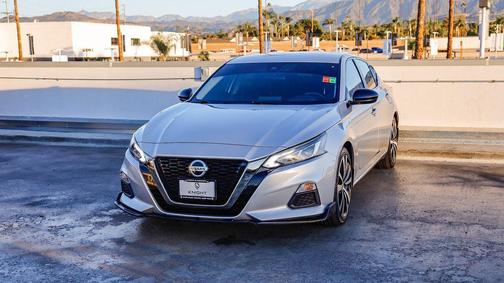 2022 Nissan Altima SR FWD