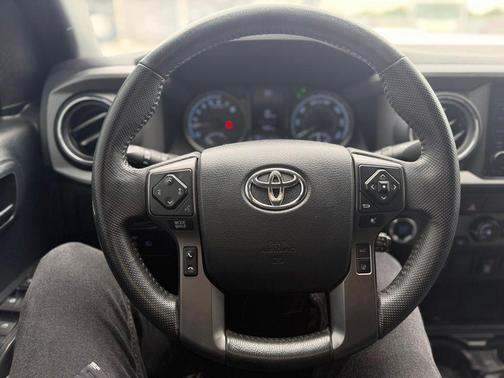 Super White 2019 Toyota Tacoma TRD Sport