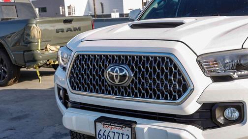 Super White 2019 Toyota Tacoma TRD Sport