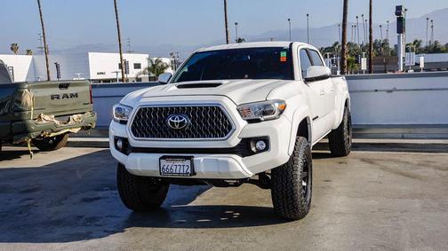 Super White 2019 Toyota Tacoma TRD Sport