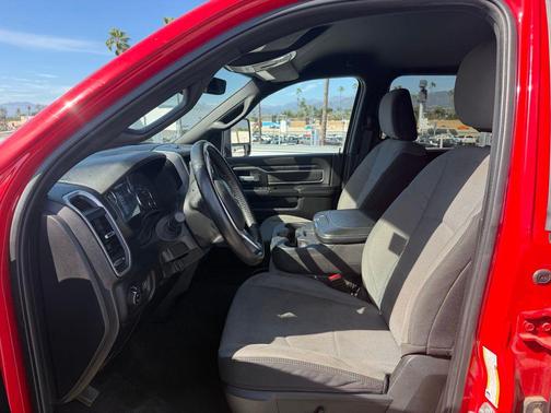 2024 RAM 3500 Big Horn Crew Cab 4x4 8' Box