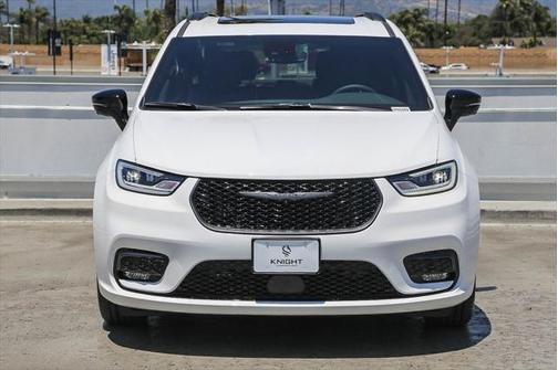 2025 Chrysler Pacifica Hybrid Premium S Appearance Pkg