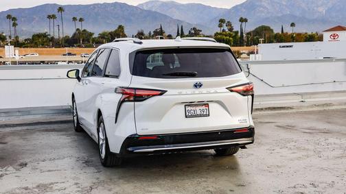 2023 Toyota Sienna Limited