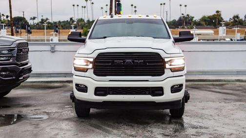 2022 RAM 3500 Laramie Crew Cab 4x4 8' Box