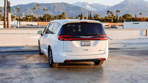 2023 Chrysler Pacifica Hybrid Touring L