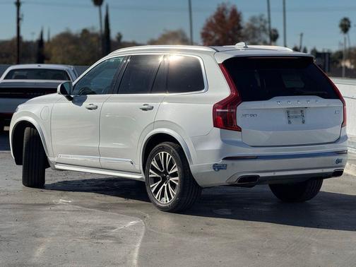 2021 Volvo XC90 Recharge Plug-In Hybrid T8 Inscription Expression 7 Passenger