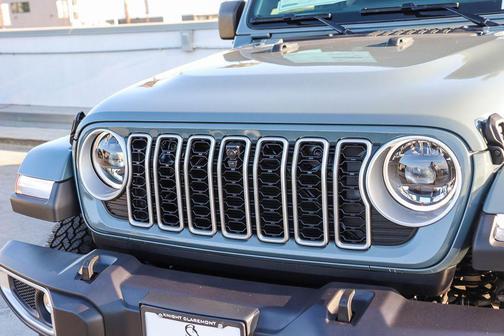 anvil clearcoat 2026 Jeep Wrangler 4-Door Sahara 4x4