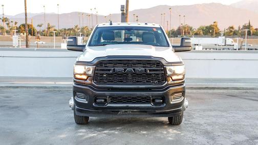 2023 RAM 3500 Tradesman Crew Cab 4x4 8' Box