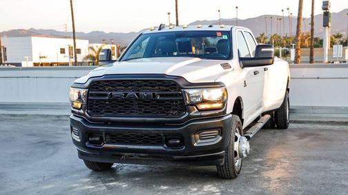 2023 RAM 3500 Tradesman Crew Cab 4x4 8' Box