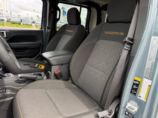 Anvil Clearcoat 2026 Jeep Gladiator Mojave 4x4