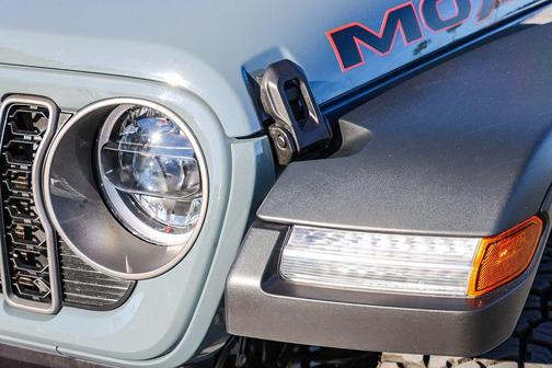 Anvil Clearcoat 2026 Jeep Gladiator Mojave 4x4