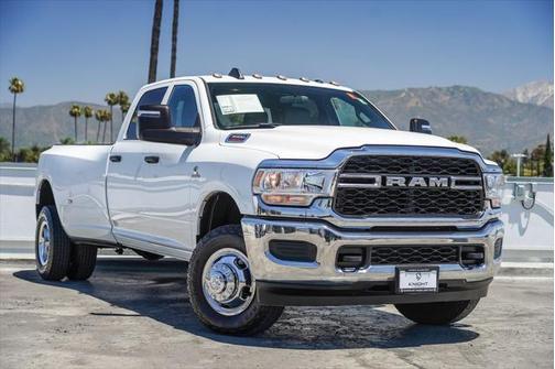 2024 RAM 3500 Tradesman Crew Cab 4x4 8' Box