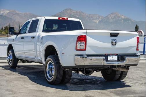 2024 RAM 3500 Tradesman Crew Cab 4x4 8' Box