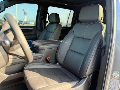 2025 Chevrolet Suburban RST