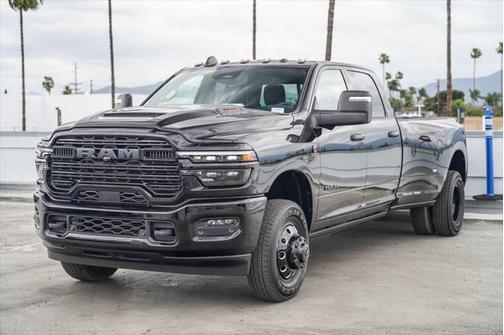 2025 RAM 3500 Laramie Crew Cab 4x4 8' Box