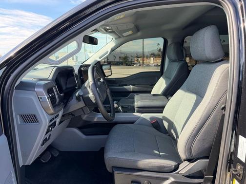 2024 Ford F-150 Lightning XLT