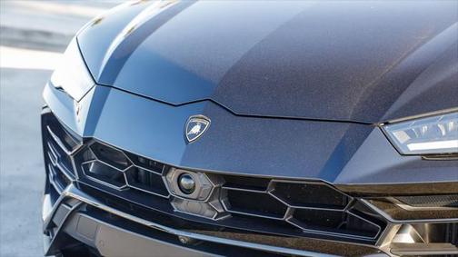 2021 Lamborghini Urus Base