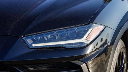 2021 Lamborghini Urus Base