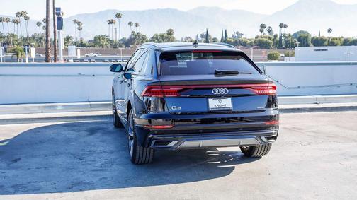 Mythos Black Metallic 2023 Audi Q8 55 Premium Plus