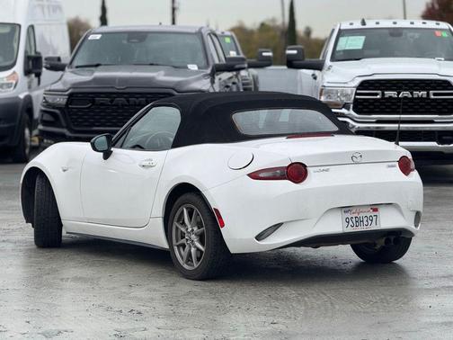 2016 Mazda MX-5 Miata Sport