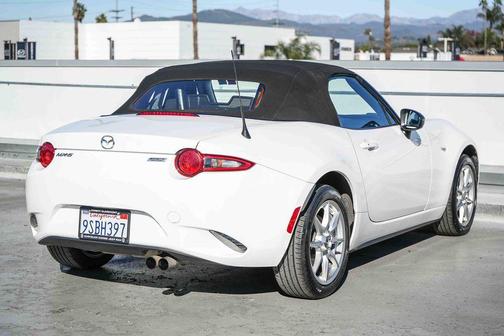 2016 Mazda MX-5 Miata Sport
