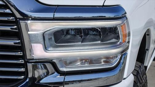 2023 RAM 2500 Laramie Crew Cab 4x4 6'4' Box