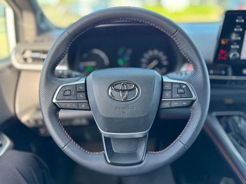 2024 Toyota Sienna XSE 7 Passenger