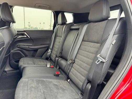 2023 Mitsubishi Outlander PHEV SE S-AWC